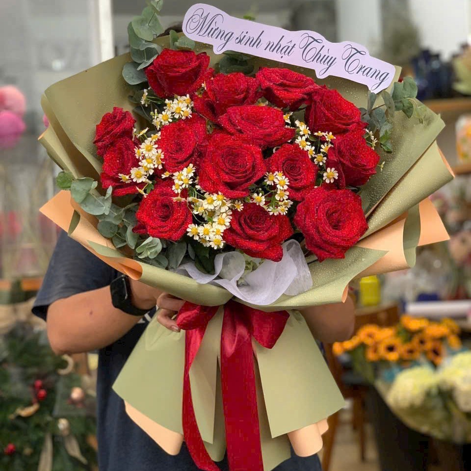 Bó Hoa Hồng Đỏ Cúc Họa Mi Giấy Xanh Rêu